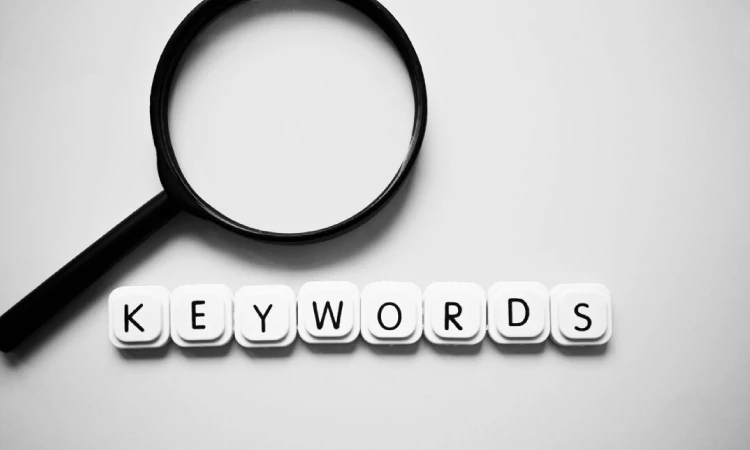 Memposisikan keyword sebagai fokus, Sumber: linkedin.com